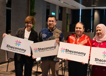 Sheconomy community moment